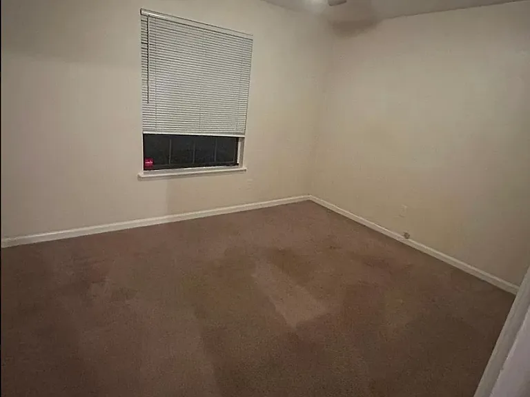 1320 Burgess Dr #1320 — Photo 12