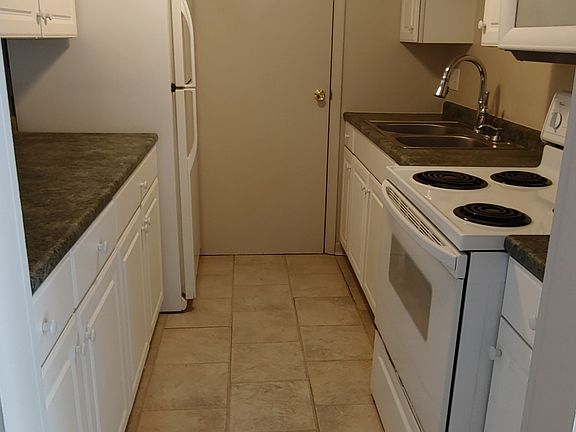 Plenty of kitchen storage