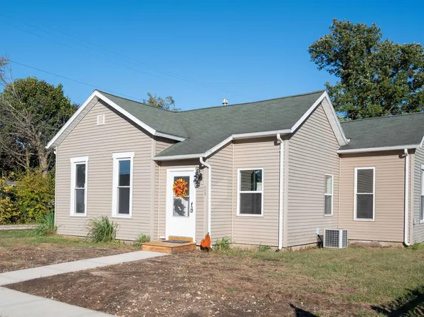 115 S Walnut St, Fairmount, IN 46928