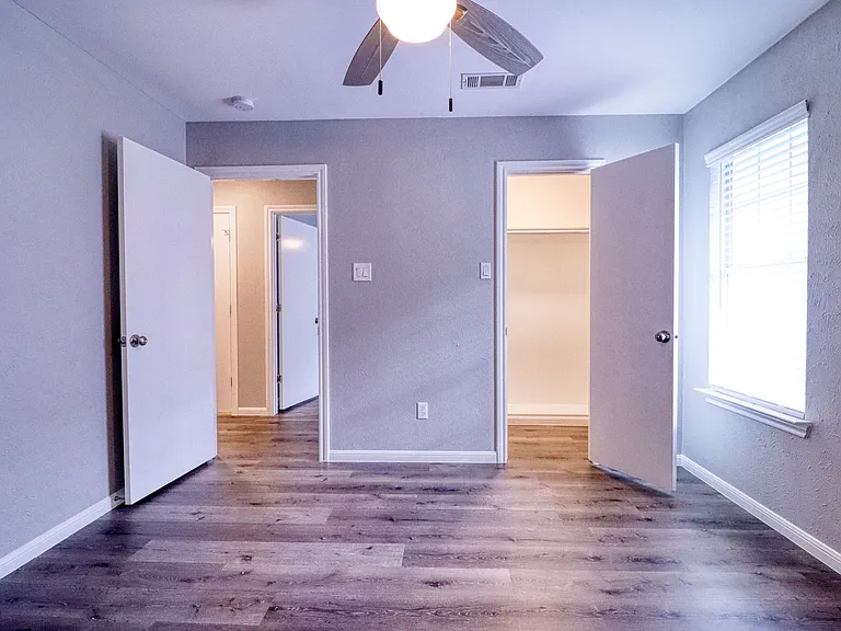 2221 Bowie Dr #7 — Photo 27