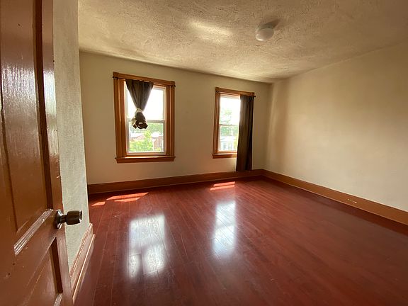 4th image of 5323 Catharine St Floor 3