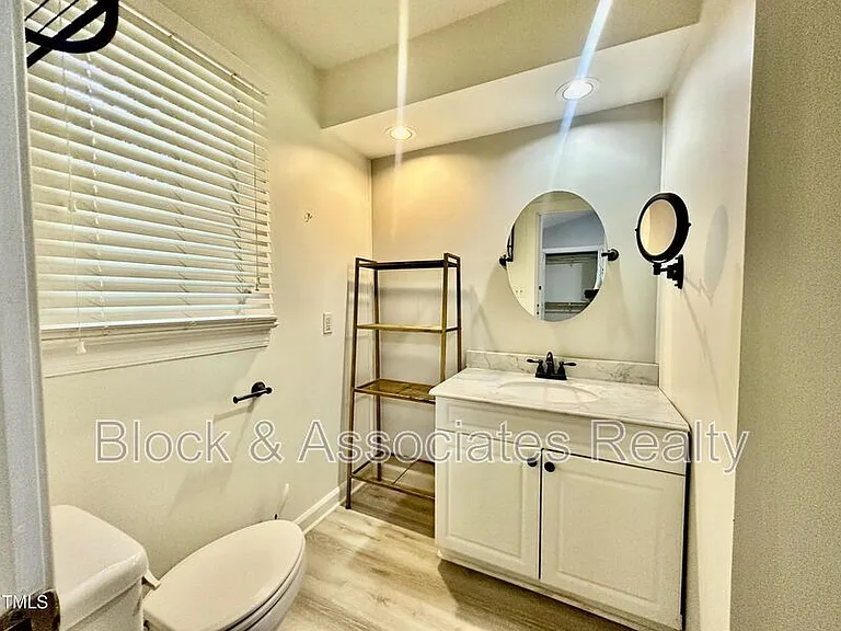 200 W Woodcroft Pkwy #57A — Photo 4