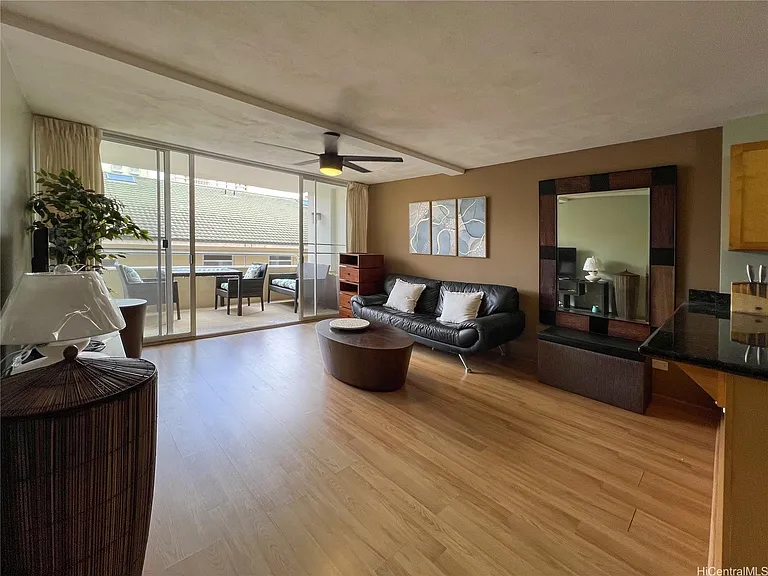 430 Kaiolu St #807 — Photo 8