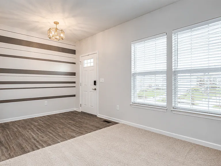 320 Ridgefield Dr — Photo 4