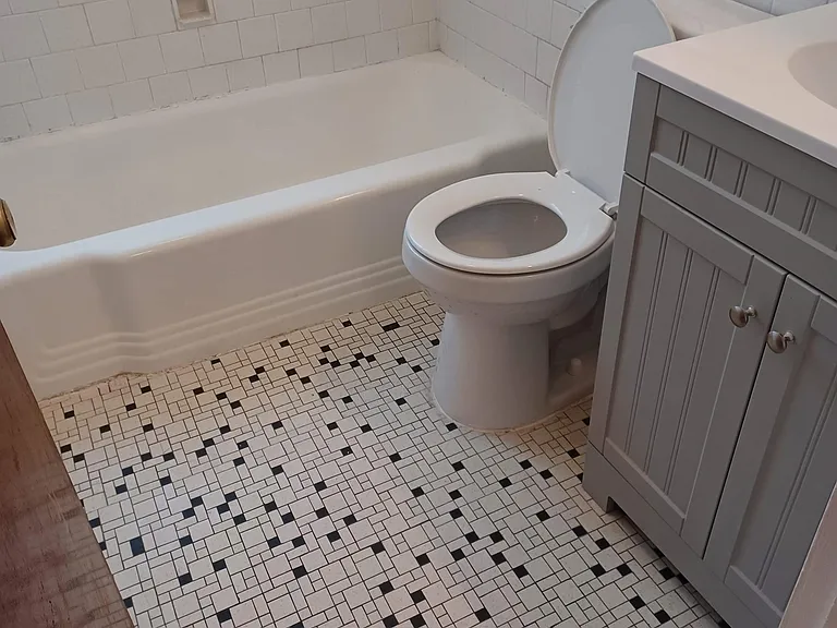220 E Whitlock Ave #1 — Photo 2