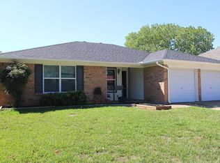 6424 Loma Vista Dr, Watauga, TX 76148