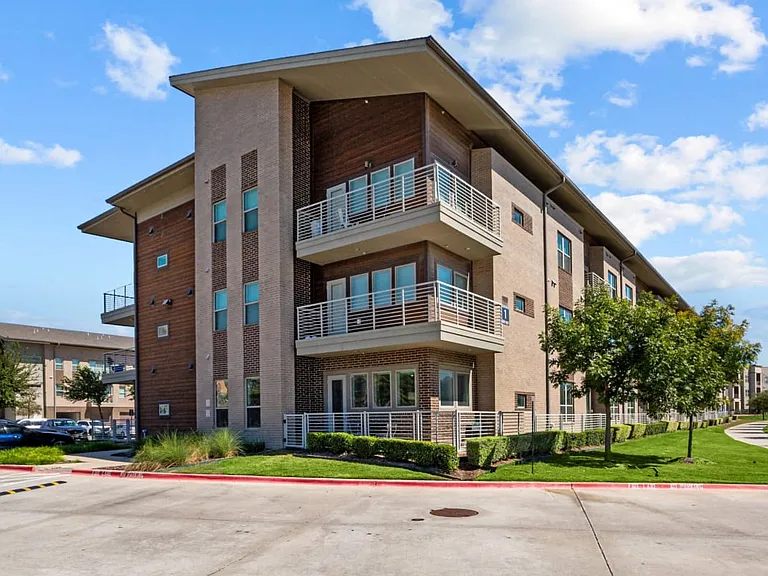 Aspen at Mercer Crossing — Photo 36