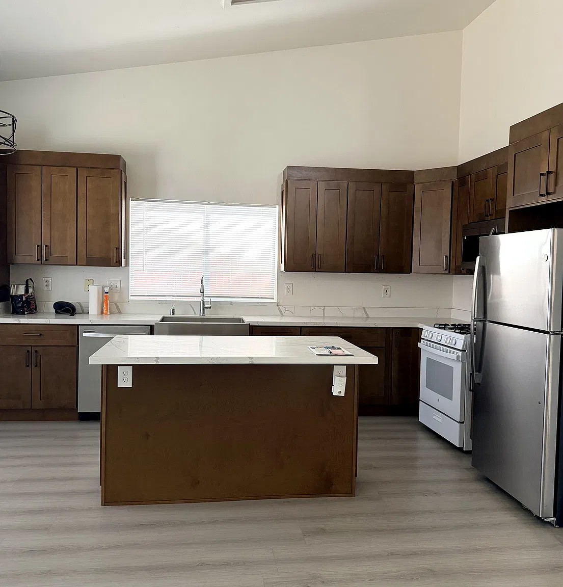 4 bed, 1905 sqft, $2,550 — Photo 4