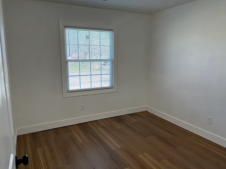 3768 Niagara Dr — Photo 21