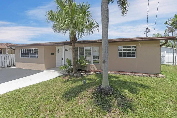 1820 NW 33rd St