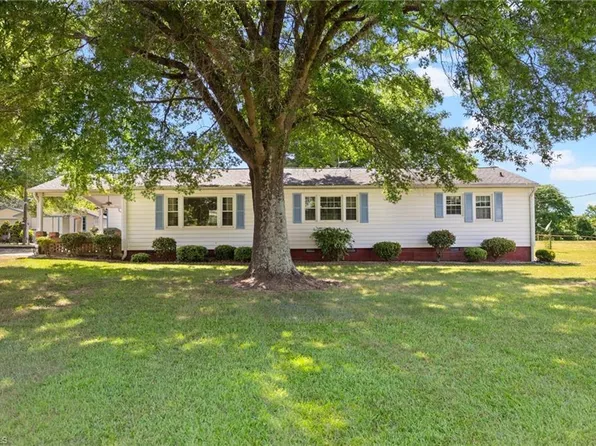 2817 Lees Chapel Rd, Browns Summit, NC 27214