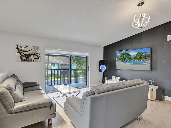 5th image of 2725 S Oakland Forest Drive #202