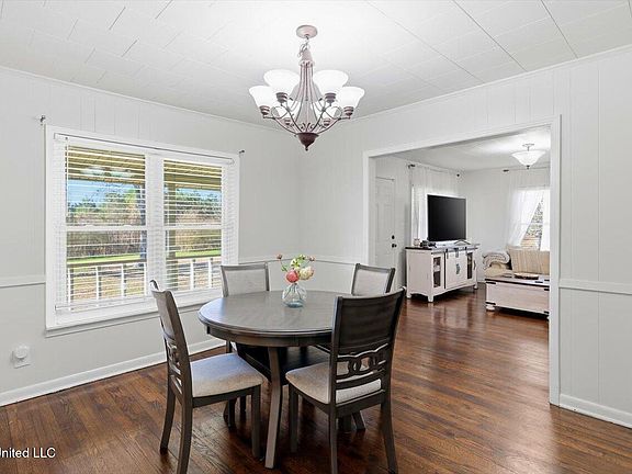 4th image of 13131 New Zion Rd