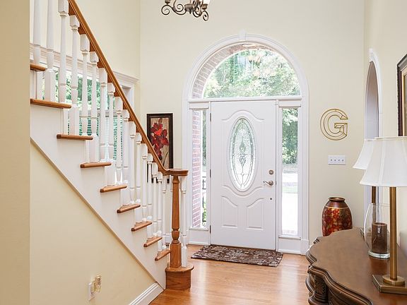 4th image of 209 Riverwood Dr