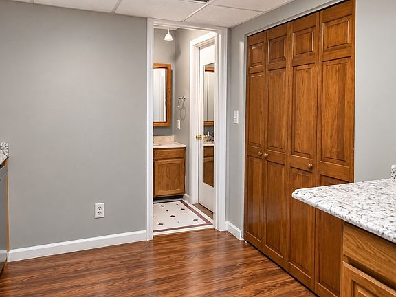 5th image of 4 Kennedy Ln APT 6