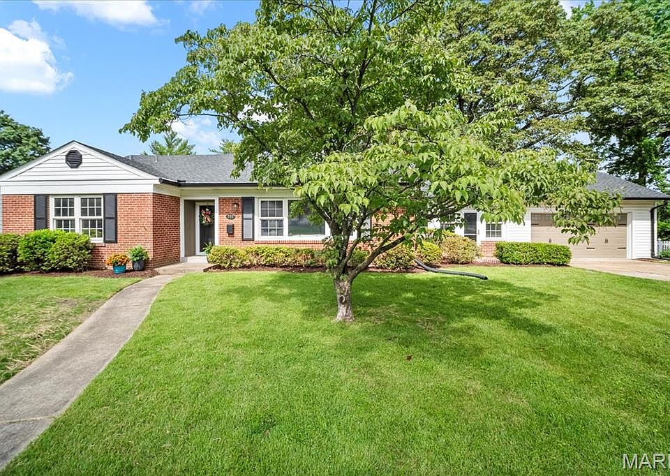 1st image of 707 Applewood Dr
