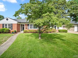 707 Applewood Dr, Saint Louis, MO