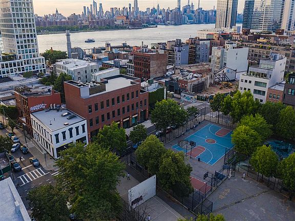 2nd image of 360 Wythe Ave #4407416