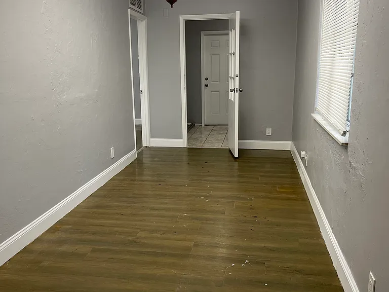 5605 Pinewood Ave — Photo 17