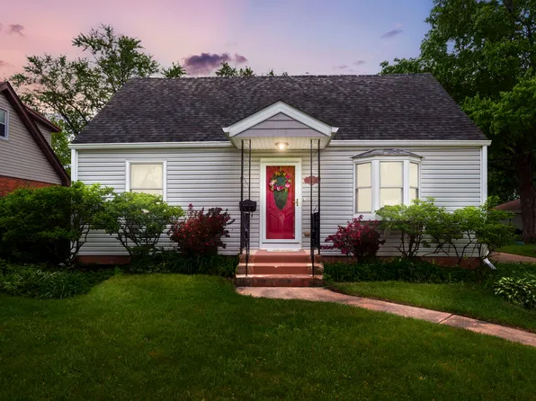 229 N Marion Ave, Bartlett, IL 60103