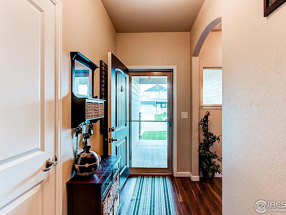 3rd image of 815 Saddleback Dr