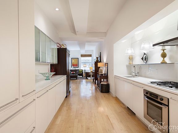 2nd image of 15 Broad St APT 1924