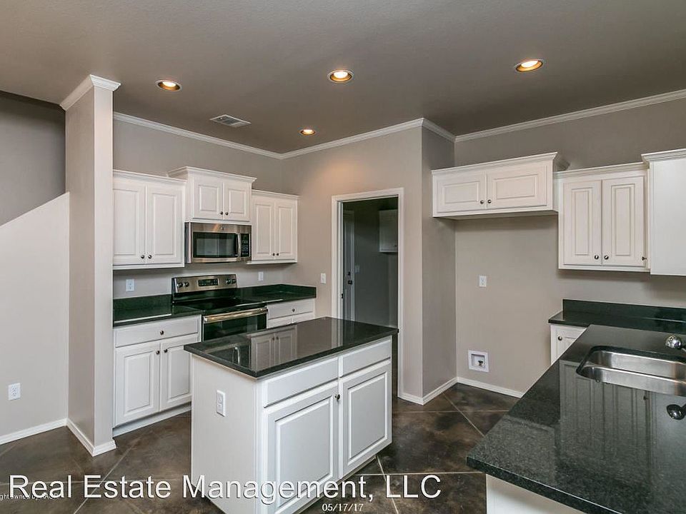 2nd image of 7913 Crestline Dr