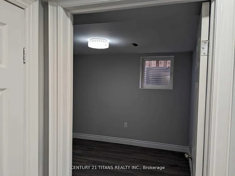 1561 Astrella Cres #BASEMENT — Photo 5