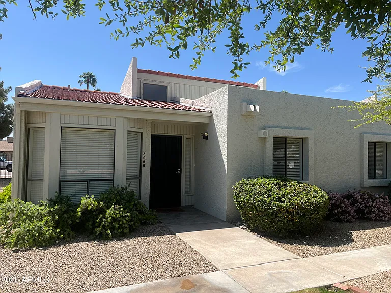 3069 E Cannon Dr — Photo 1