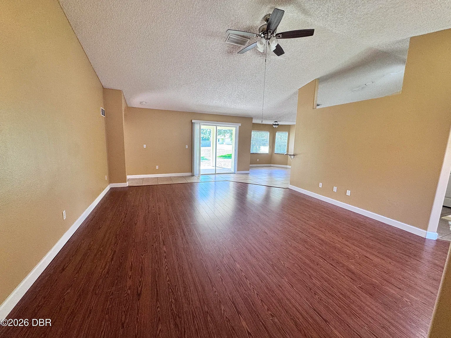 3 bed, 2.0 bath, 1778 sqft, $2,450 — Photo 3
