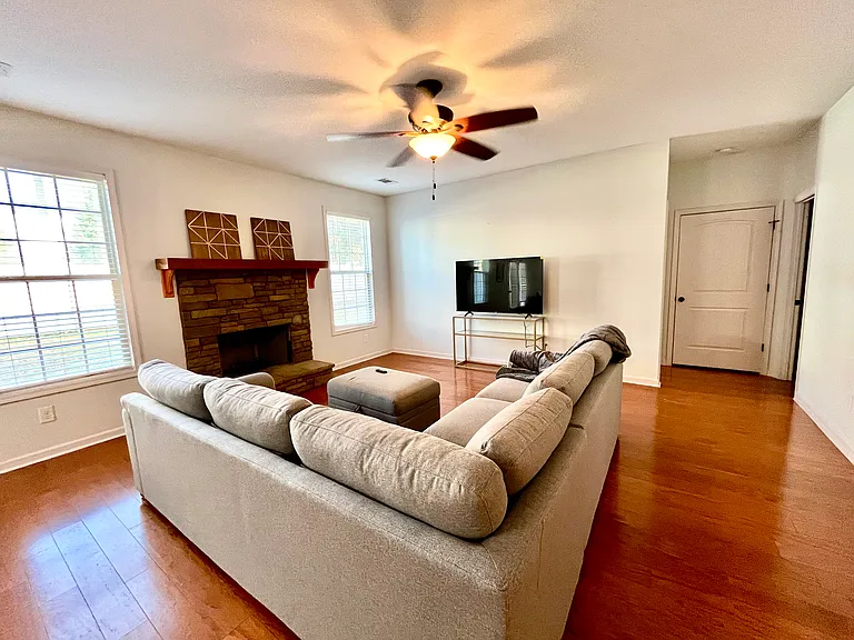 39 Camden Cir — Photo 9