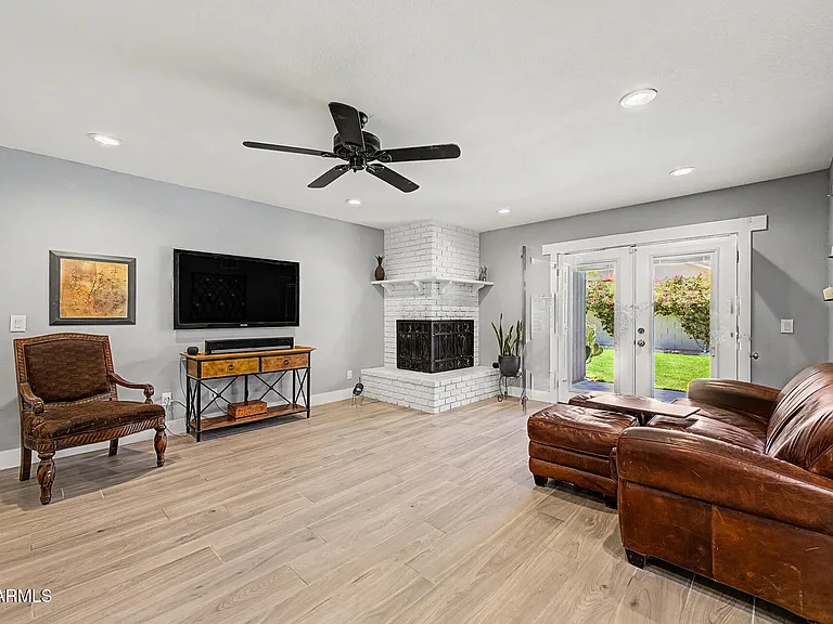 139 E Heather Ave — Photo 8