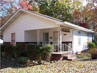 1st image of 411 Hickory St