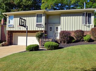 6104 Thoreau Dr, Parma, OH