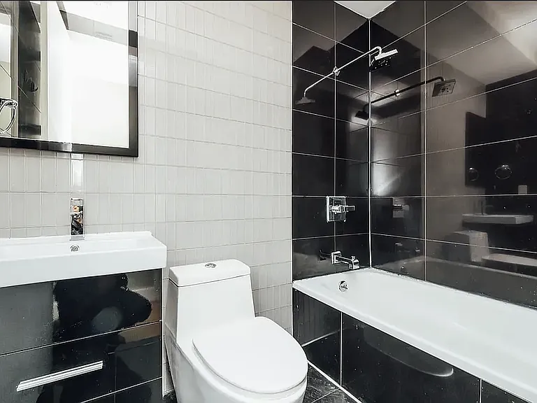 445 Meeker Ave #2L — Photo 6
