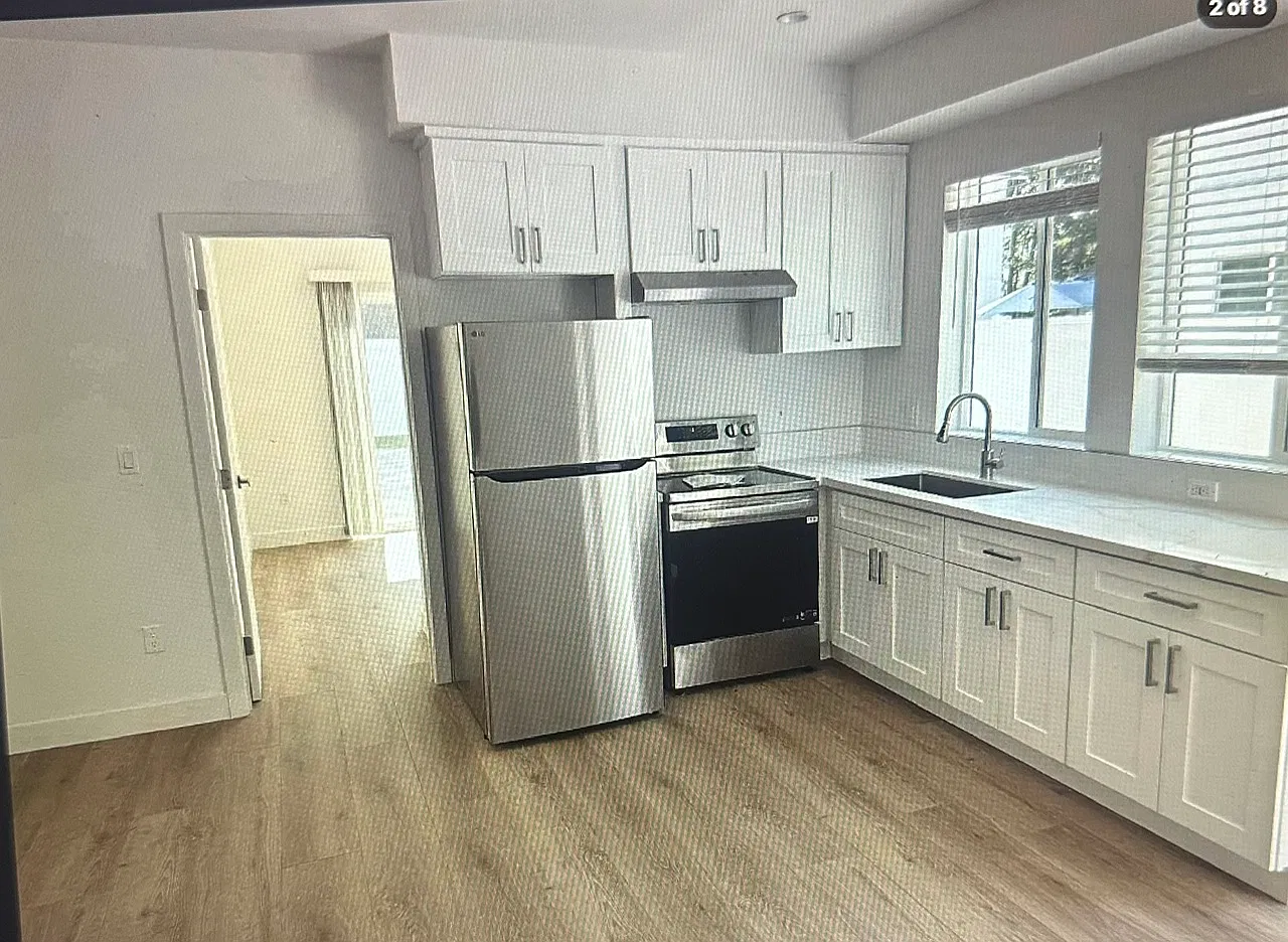 2 bed, 500 sqft, $2,200 — Photo 2