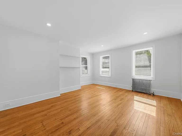212 Center St — Photo 13