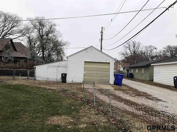 3rd image of 906 Kingwood Ave