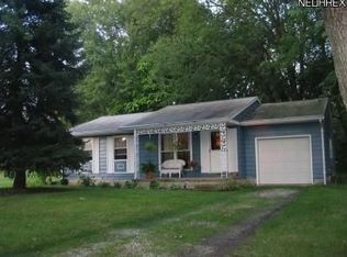 1027 Plaza Dr, Amherst, OH 44001