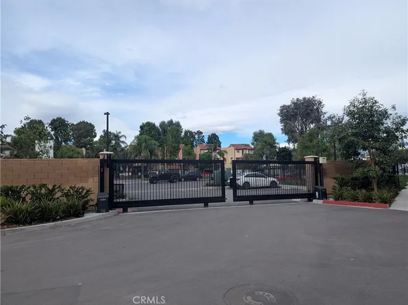 1160 Santo Antonio Dr, Colton, CA 92324
