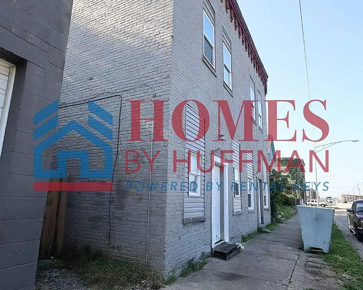 615 North Fulton Avenue — Photo 2