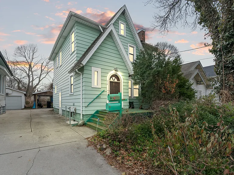 218 N Magnolia Ave — Photo 1