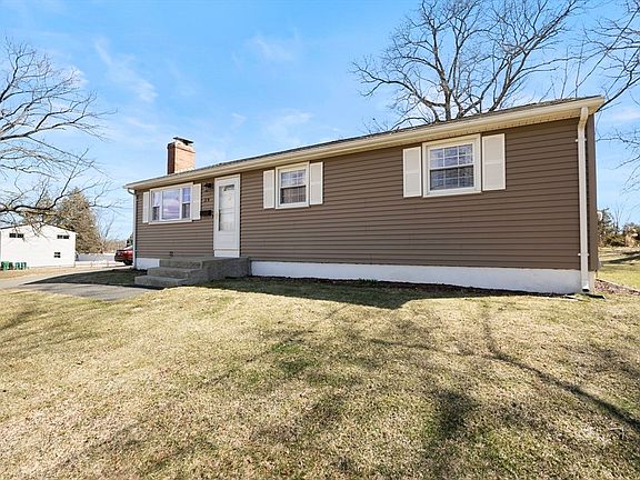 3rd image of 39 Dixie Ter