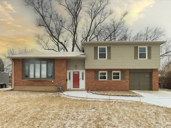 1446 E Gloria Dr, Palatine, IL 60074