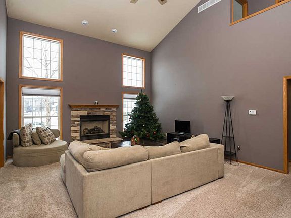 2nd image of 1114 Hillebrand Dr
