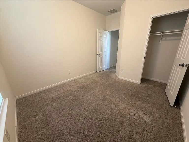 4802 Greenfield Springs Ln — Photo 3