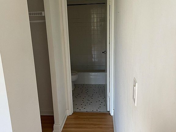 5th image of 415-5306 N Cumberland Ave #415
