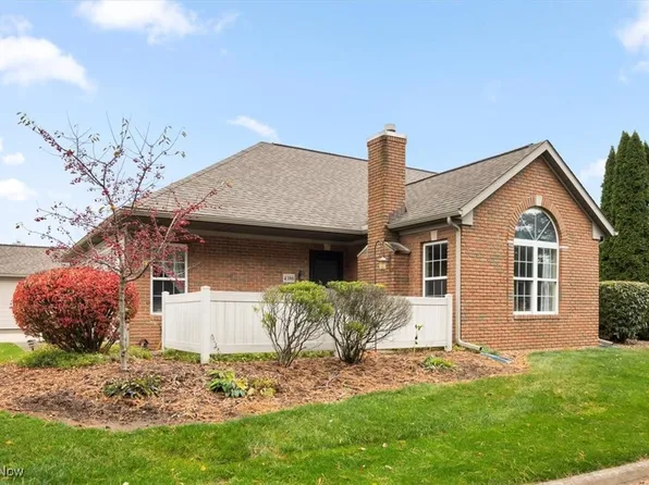 4386 Hunters Chase Ln, Wooster, OH 44691