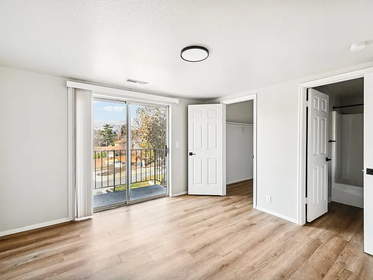 350 S Elizabeth St #11 — Photo 1