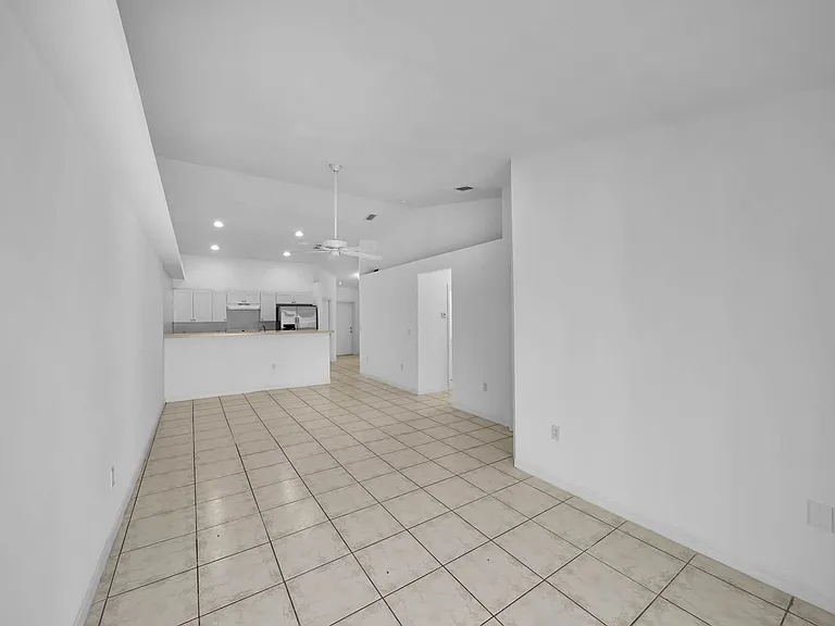 1214 SE 24th Ave — Photo 15